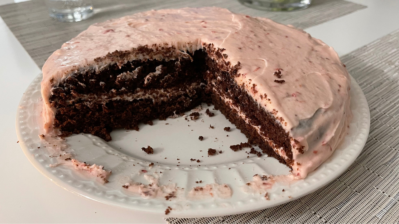 Chocolate Cake with Strawberry Cream Cheese Icing | Cook With Me