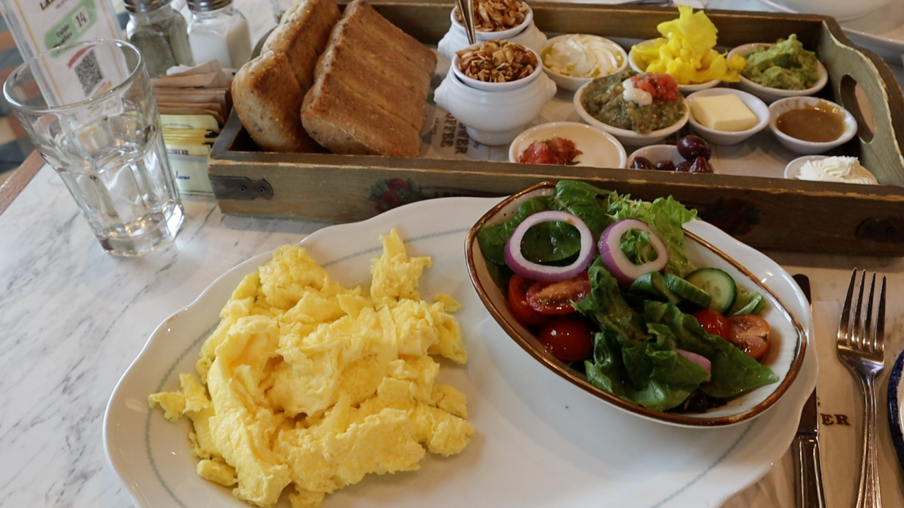Salem, Antique Market, & Breakfast for Two | Weekly Vlog: September 27-October 3, 2021